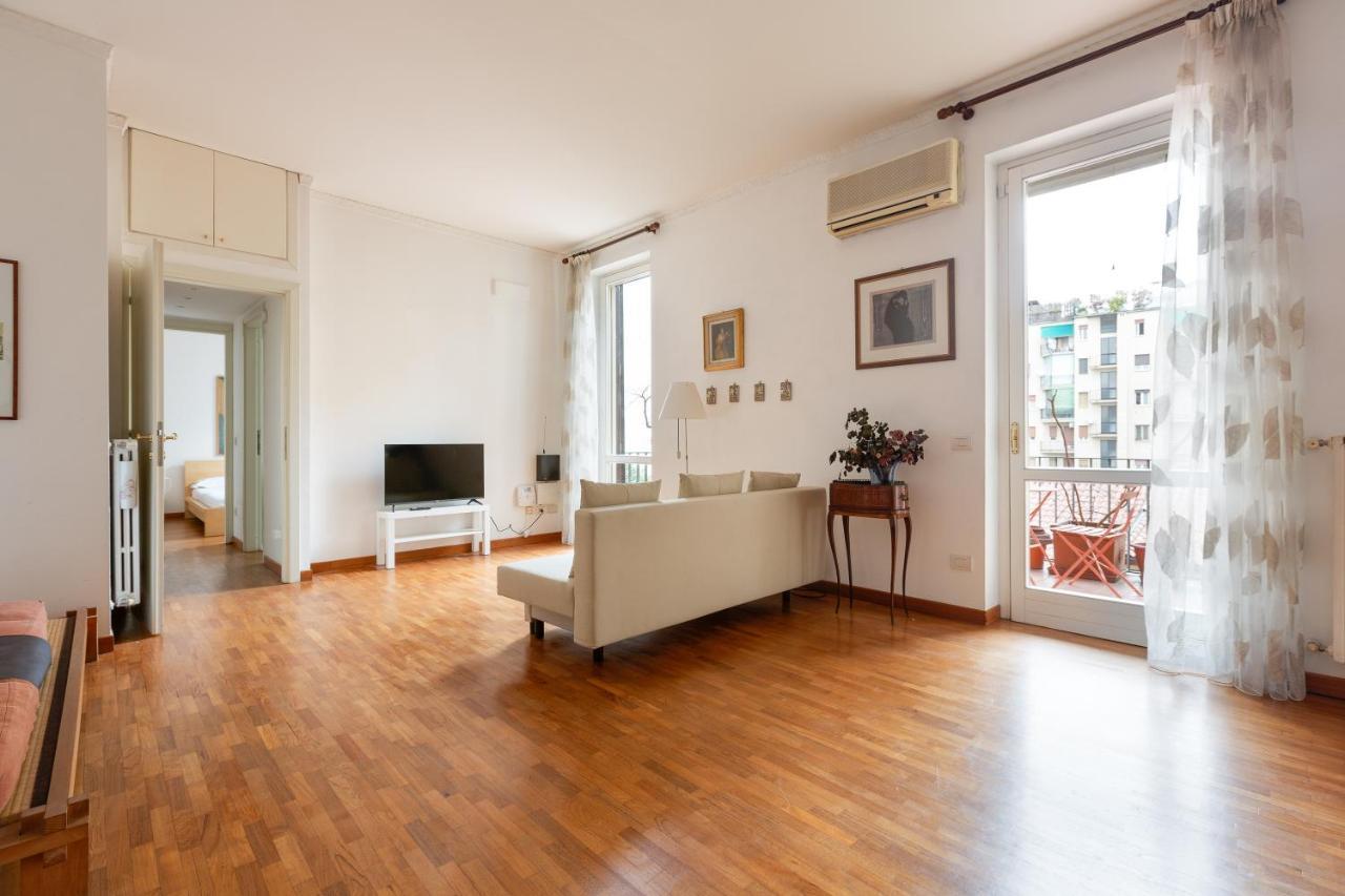 Cozy Apt With Balcony - Porta Romana District Milán Exterior foto
